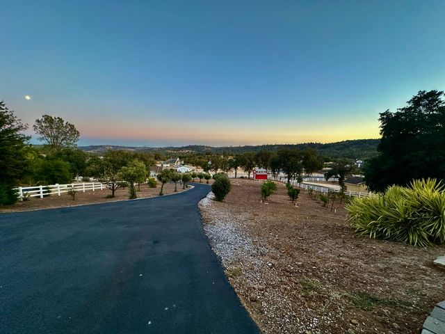 300 Bridlewood Ln, Copperopolis, CA 95228