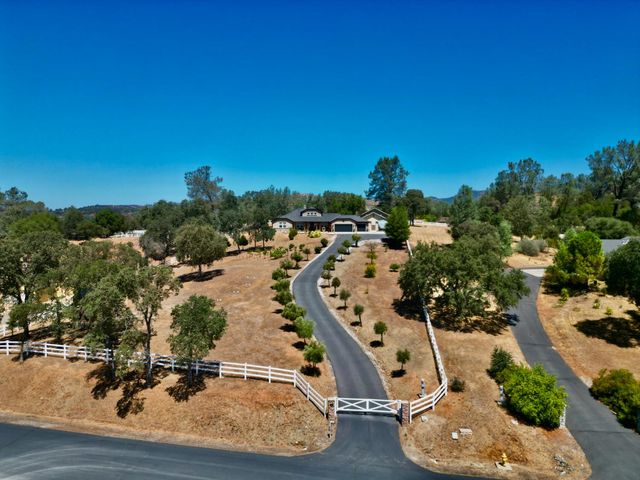 300 Bridlewood Ln, Copperopolis, CA 95228
