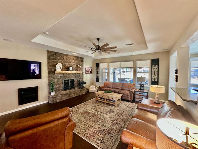 300 Bridlewood Ln, Copperopolis, CA 95228