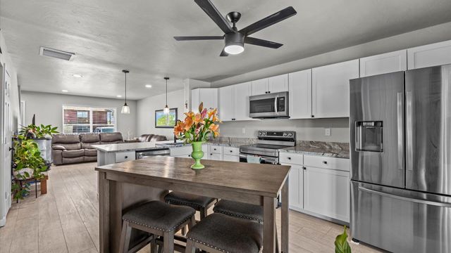 3236 White Ave Apt 4, Clifton, CO 81520