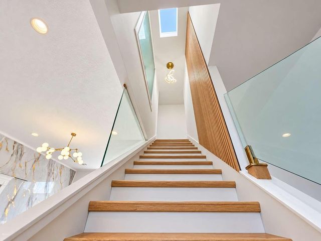 5118 Burt Street, Houston, TX 77018