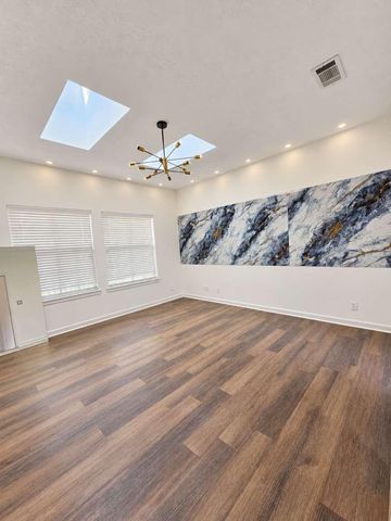5118 Burt Street, Houston, TX 77018