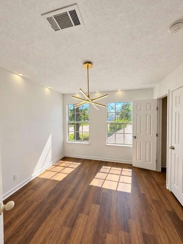 5118 Burt Street, Houston, TX 77018