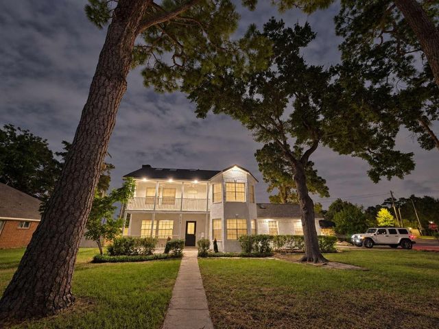 5118 Burt Street, Houston, TX 77018