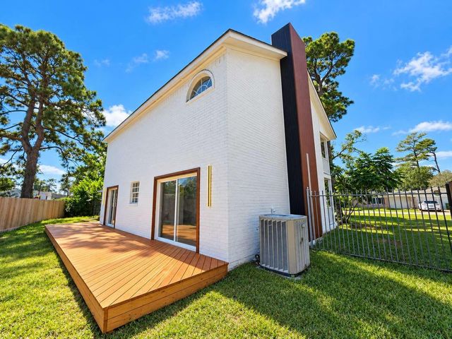 5118 Burt Street, Houston, TX 77018