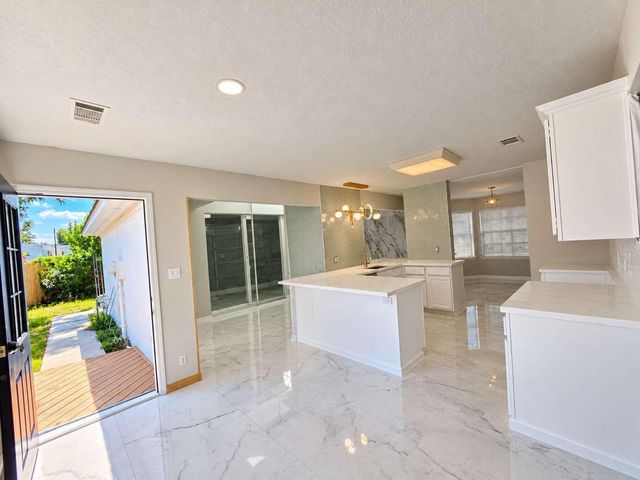 5118 Burt Street, Houston, TX 77018