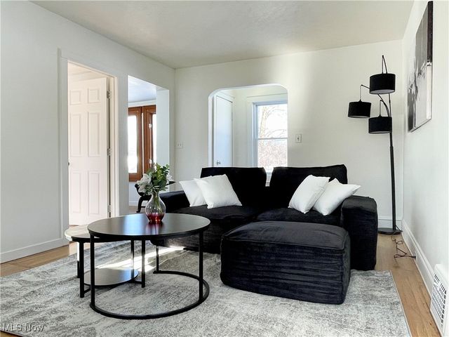 250 Center Road, Bedford, OH 44146