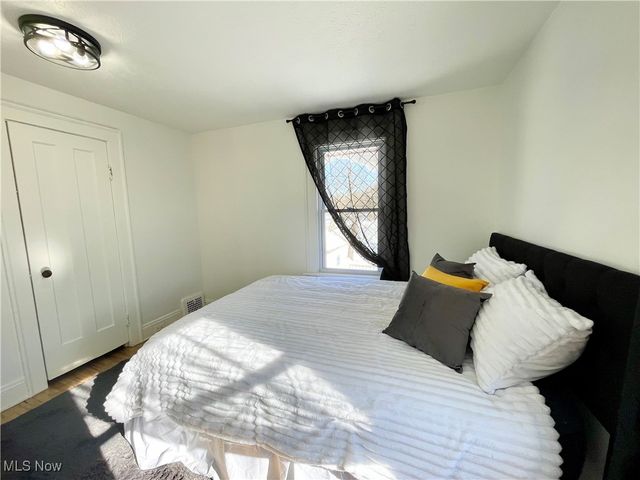 250 Center Road, Bedford, OH 44146