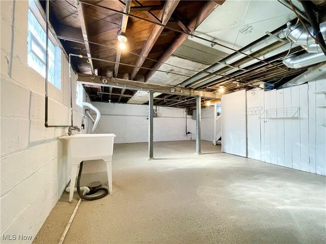 250 Center Road, Bedford, OH 44146