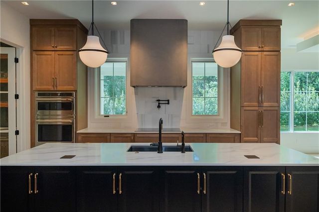 2650 Roswell Road, Marietta, GA 30062