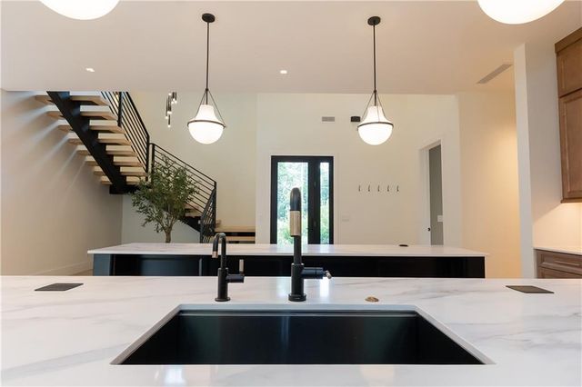 2650 Roswell Road, Marietta, GA 30062