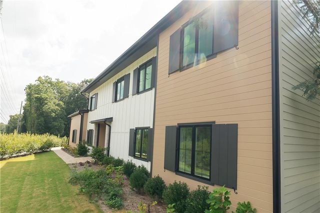 2650 Roswell Road, Marietta, GA 30062