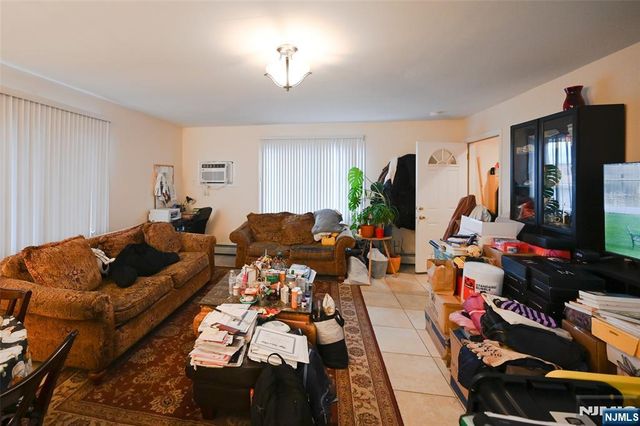 800 De Lalla Terrace, Ridgefield, NJ 07657