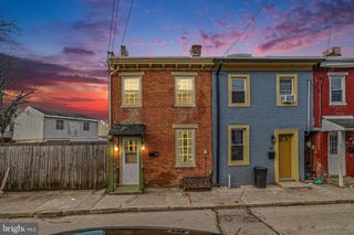 36 KERRS AVE, Carlisle, PA 17013