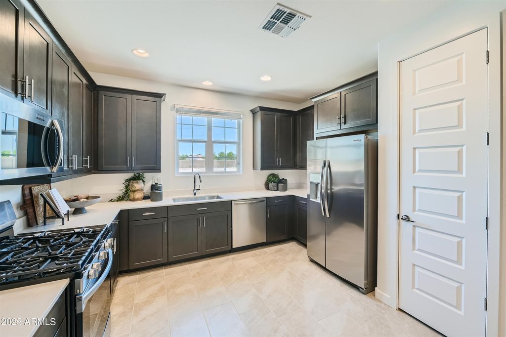 8315 E PETRA Avenue, Mesa, AZ 85212 — photo 4