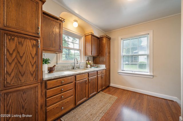 213 Linden Ln, Louisville, KY 40206