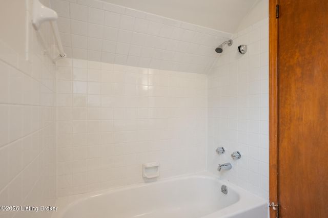 213 Linden Ln, Louisville, KY 40206