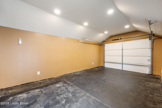 213 Linden Ln, Louisville, KY 40206