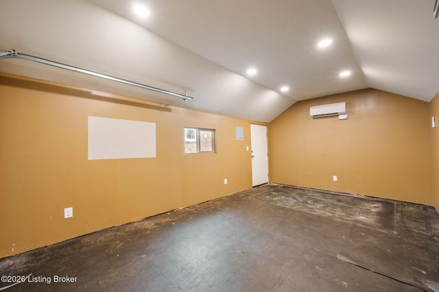 213 Linden Ln, Louisville, KY 40206