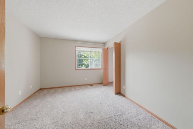 14172 Plymouth Avenue 28, Burnsville, MN 55337