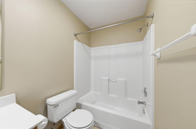 14172 Plymouth Avenue 28, Burnsville, MN 55337