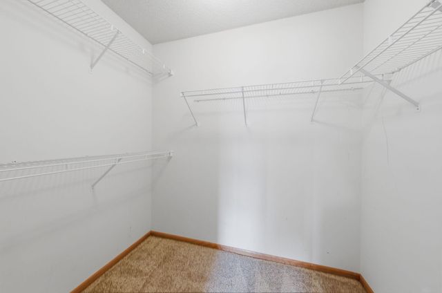 14172 Plymouth Avenue 28, Burnsville, MN 55337