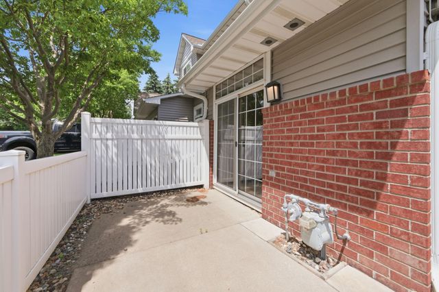 14172 Plymouth Avenue 28, Burnsville, MN 55337