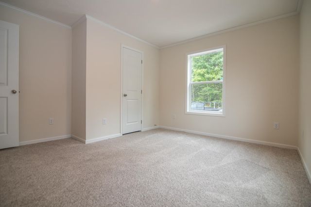 9 Cartwright Drive, Londonderry, NH 03053
