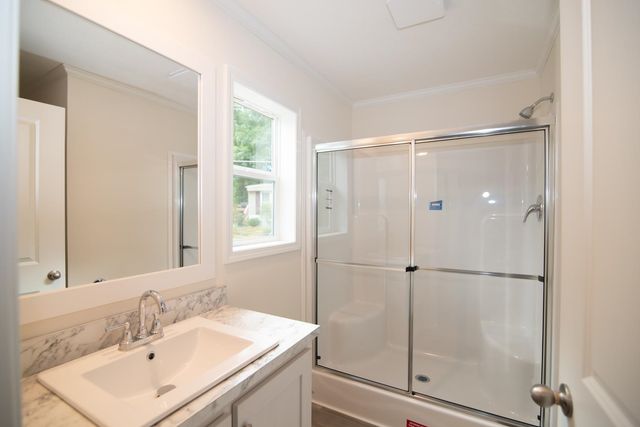 9 Cartwright Drive, Londonderry, NH 03053