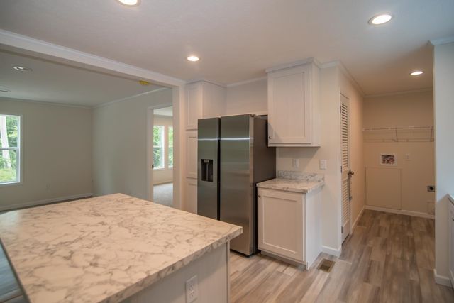 9 Cartwright Drive, Londonderry, NH 03053