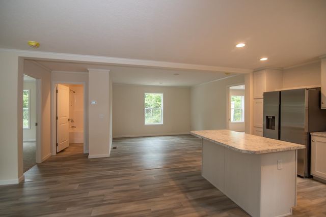 9 Cartwright Drive, Londonderry, NH 03053