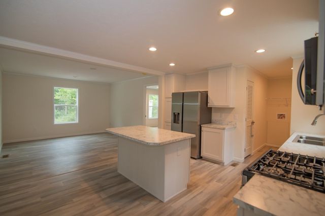 9 Cartwright Drive, Londonderry, NH 03053