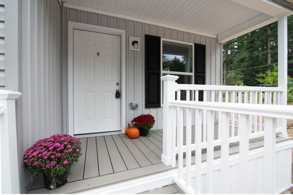 9 Cartwright Drive, Londonderry, NH 03053