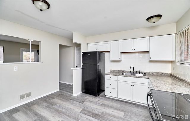 11711 Bridgevale Avenue, St Louis, MO 63138