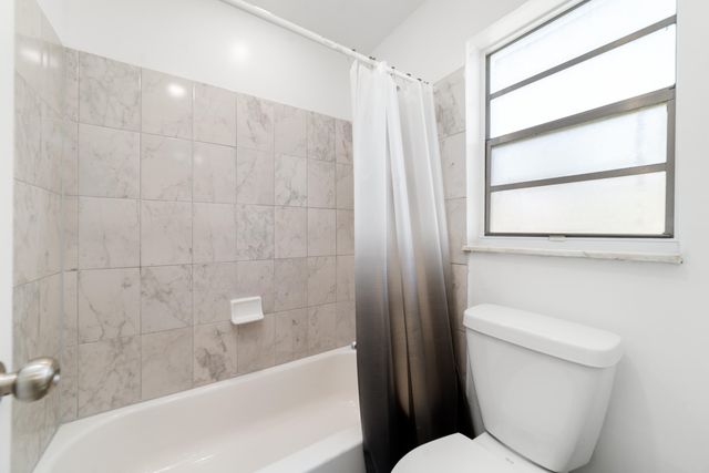 2710 Riverside Drive 201a, Coral Springs, FL 33065