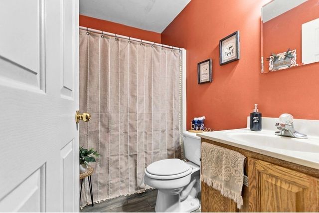 96 Mendall Rd, Acushnet, MA 02743