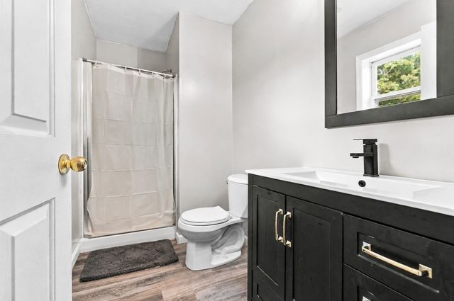 96 Mendall Rd, Acushnet, MA 02743