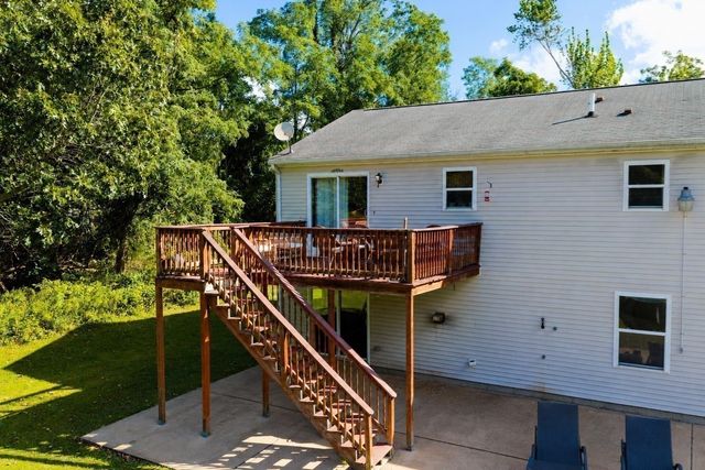 96 Mendall Rd, Acushnet, MA 02743