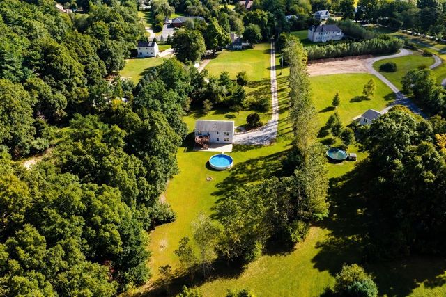 96 Mendall Rd, Acushnet, MA 02743