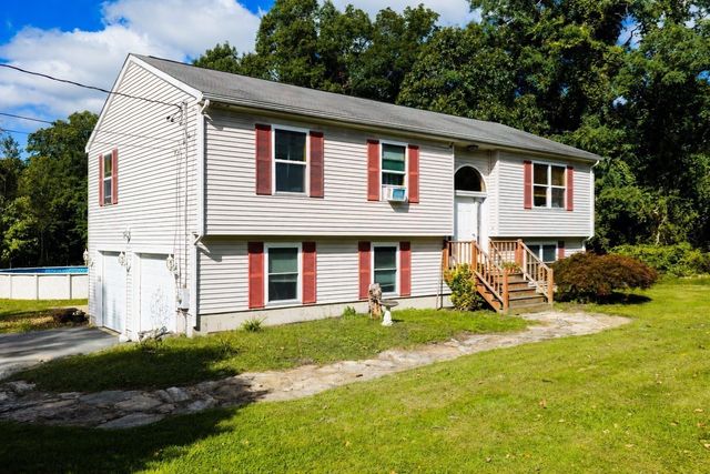96 Mendall Rd, Acushnet, MA 02743