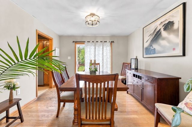 96 Mendall Rd, Acushnet, MA 02743
