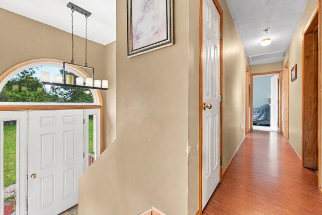96 Mendall Rd, Acushnet, MA 02743