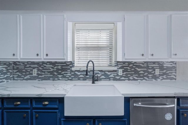 1413 21st Avenue N, Texas City, TX 77590