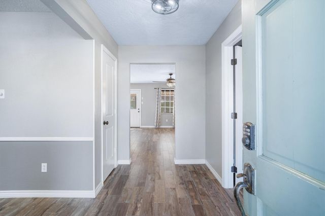 1413 21st Avenue N, Texas City, TX 77590