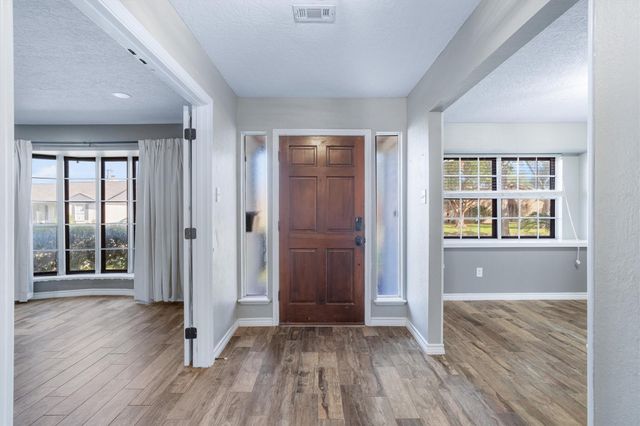 1413 21st Avenue N, Texas City, TX 77590