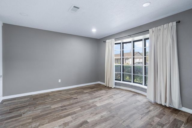 1413 21st Avenue N, Texas City, TX 77590