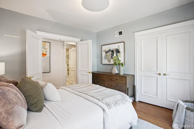 907 Douglass Street, San Francisco, CA 94114