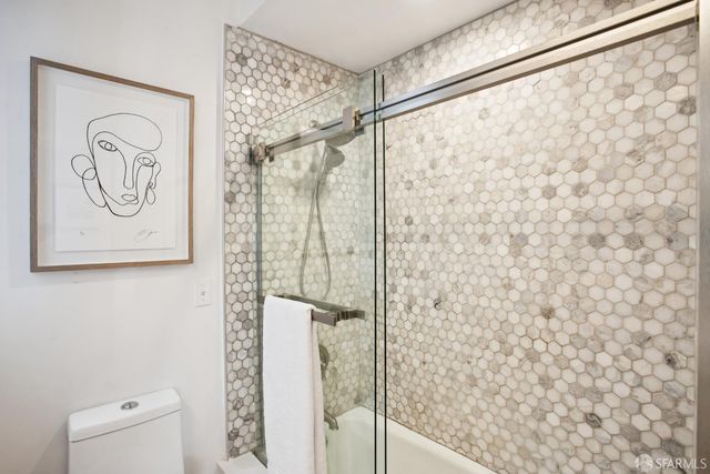 907 Douglass Street, San Francisco, CA 94114