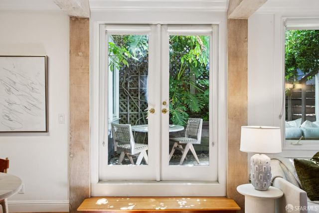 907 Douglass Street, San Francisco, CA 94114