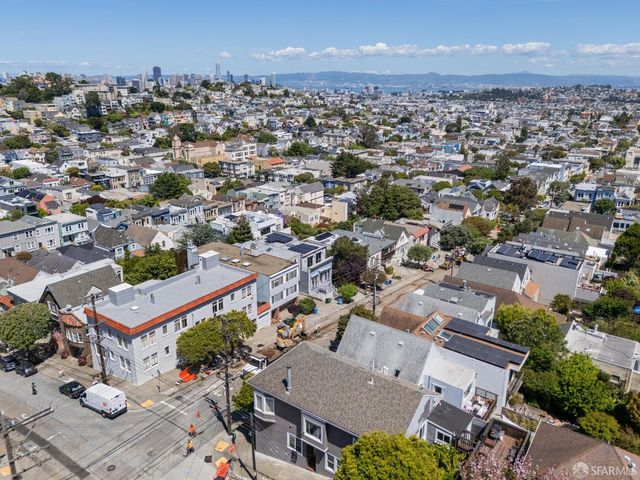 907 Douglass Street, San Francisco, CA 94114